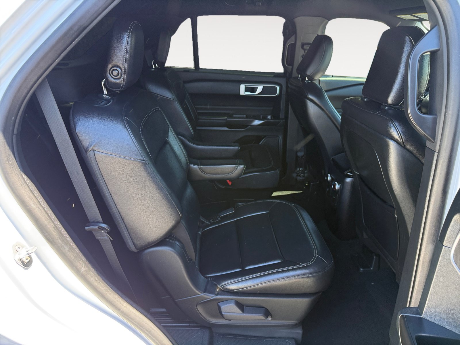 Certified 2020 Ford Explorer XLT w/ Equipment Group 202A AWD/4WD image 19