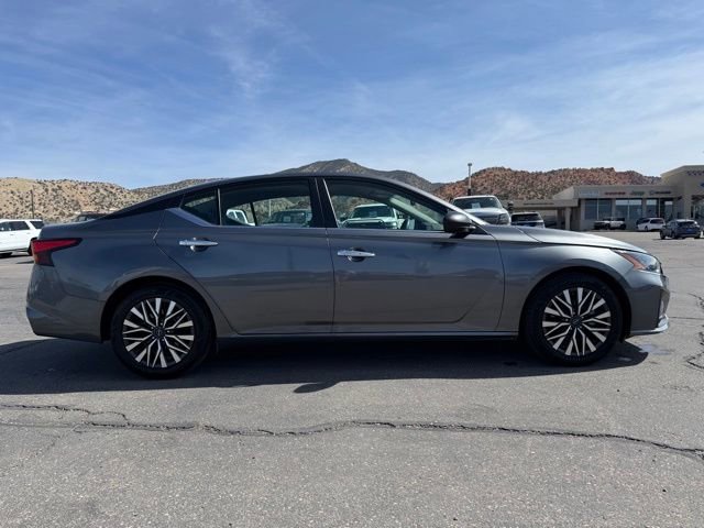 Used 2024 Nissan Altima 2.5 SV image 6