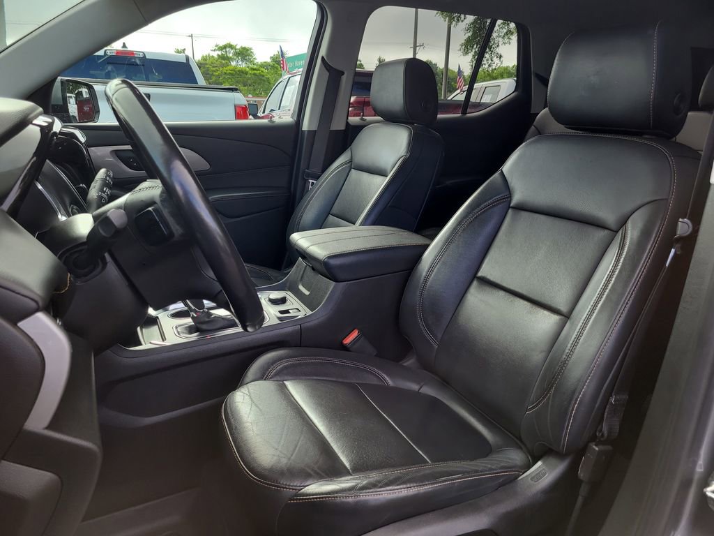 Used 2019 Chevrolet Traverse LT FWD image 19