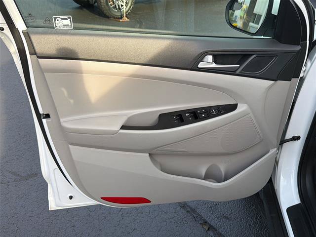 Used 2021 Hyundai Tucson SE AWD/4WD image 16