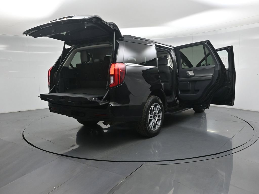 Certified 2025 Ford Expedition Active AWD/4WD image 5