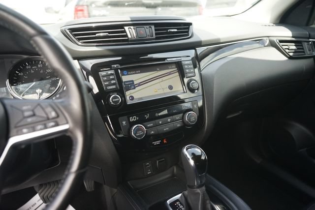 Used 2018 Nissan Rogue Sport SL w/ SL Premium Package FWD image 26