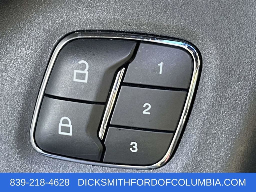 Certified 2020 Ford Expedition XLT w/ Equipment Group 202A image 19