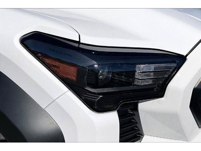 Used 2025 Toyota Tacoma TRD Off-Road AWD/4WD image 21