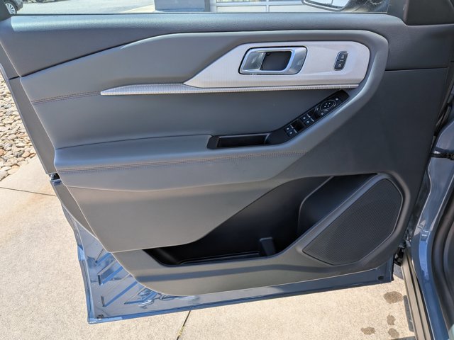 Certified 2025 Ford Explorer Active RWD image 12