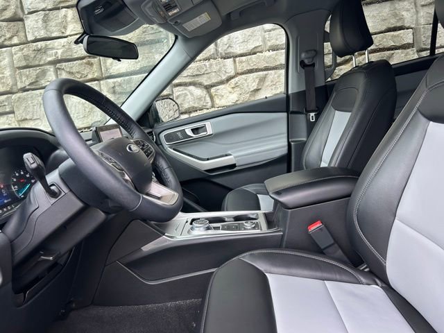 Certified 2023 Ford Explorer XLT w/ Equipment Group 202A AWD/4WD image 8