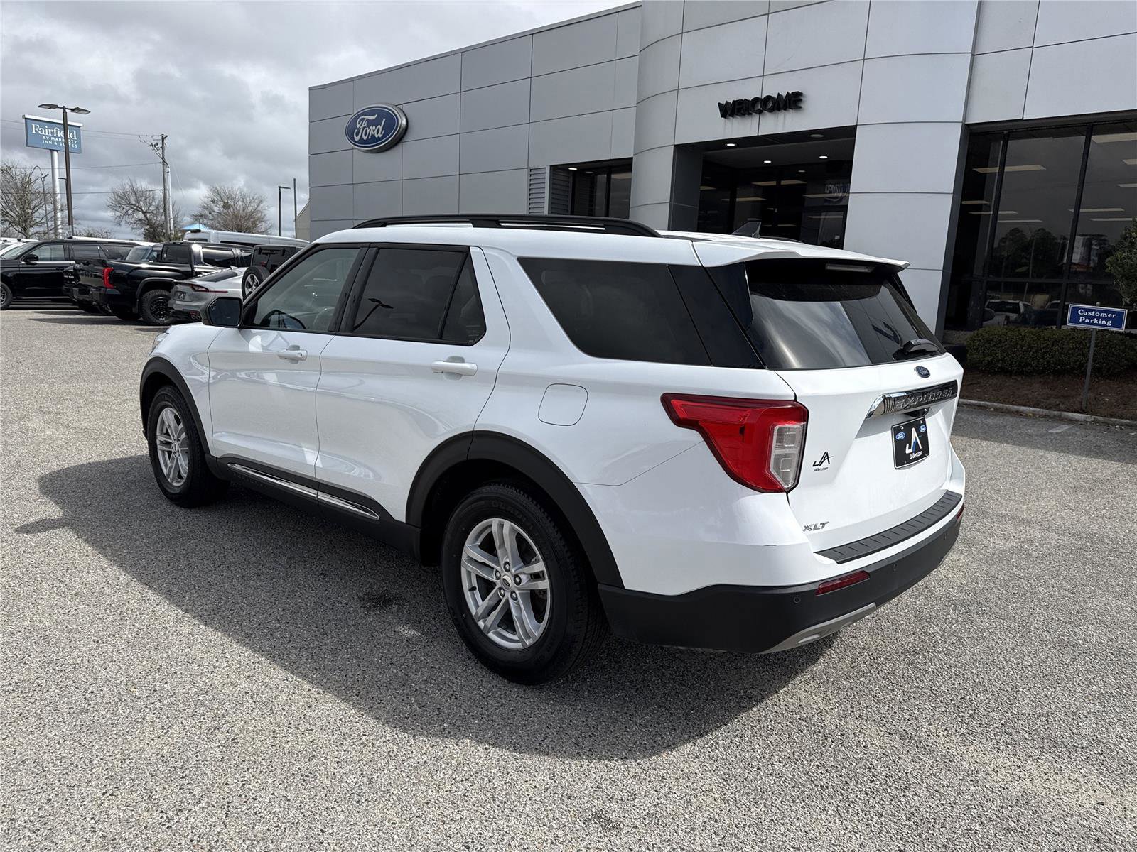 Certified 2024 Ford Explorer XLT w/ Equipment Group 202A image 4