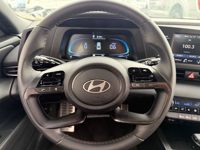 Used 2025 Hyundai Elantra Sport FWD image 15