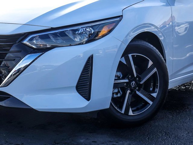 Used 2025 Nissan Sentra SV image 4