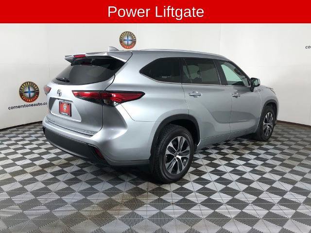 Used 2023 Toyota Highlander XLE AWD/4WD image 17
