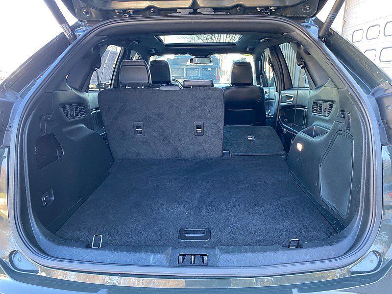 Certified 2022 Ford Edge ST w/ Equipment Group 401A image 40