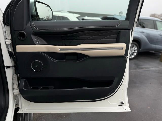 Certified 2022 Ford Expedition Platinum image 20