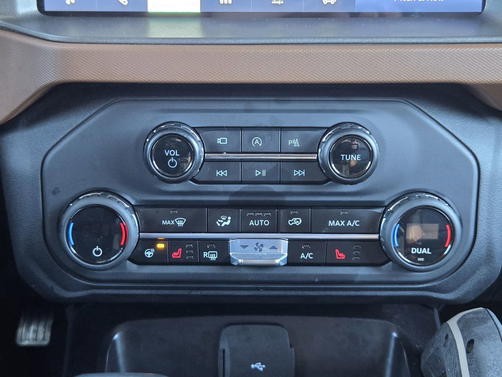 Certified 2024 Ford Bronco Outer Banks image 21