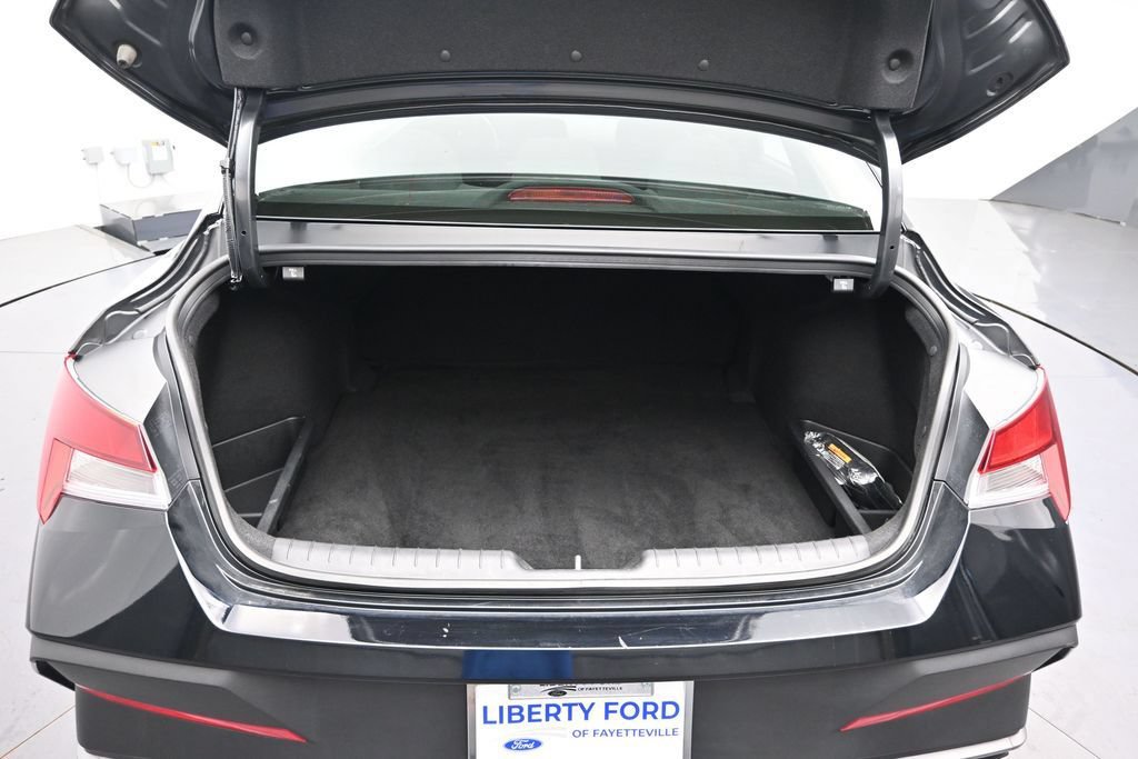 Used 2026 Hyundai Elantra Sport w/ Cargo Package FWD image 15