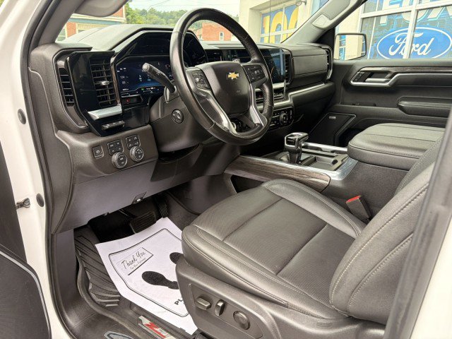 Used 2023 Chevrolet Silverado 1500 LTZ w/ LTZ Premium Package AWD/4WD image 12