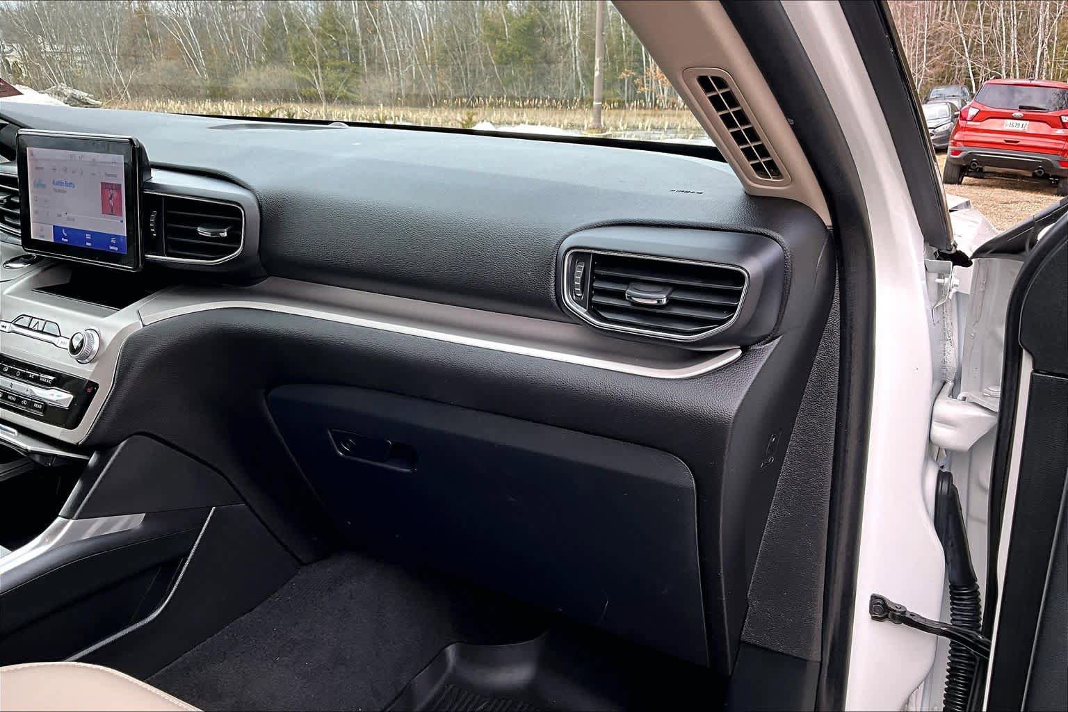 Certified 2023 Ford Explorer XLT w/ Equipment Group 202A AWD/4WD image 19