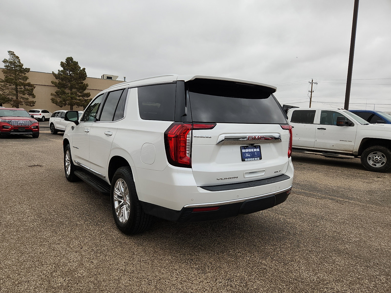 Used 2022 GMC Yukon SLT w/ SLT Luxury Package RWD image 5