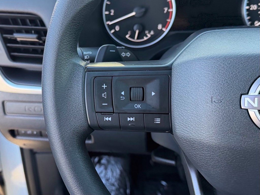 Used 2025 Nissan Rogue S FWD image 20