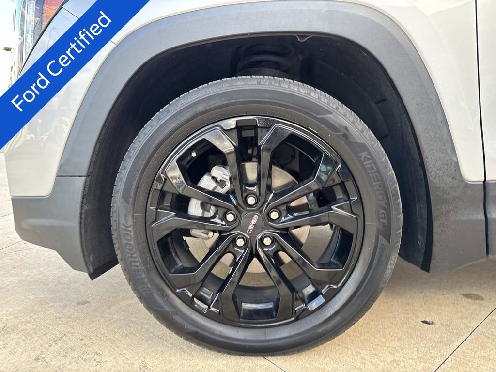 Used 2022 GMC Terrain SLE w/ Elevation Edition image 5