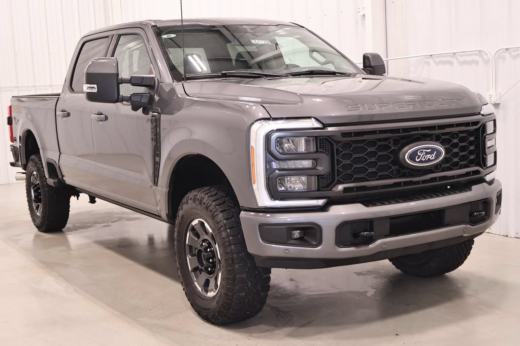 Certified 2023 Ford F250 Lariat w/ Tremor Off-Road Package AWD/4WD image 4