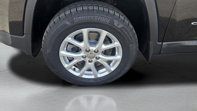 Used 2017 Jeep Cherokee Latitude image 27