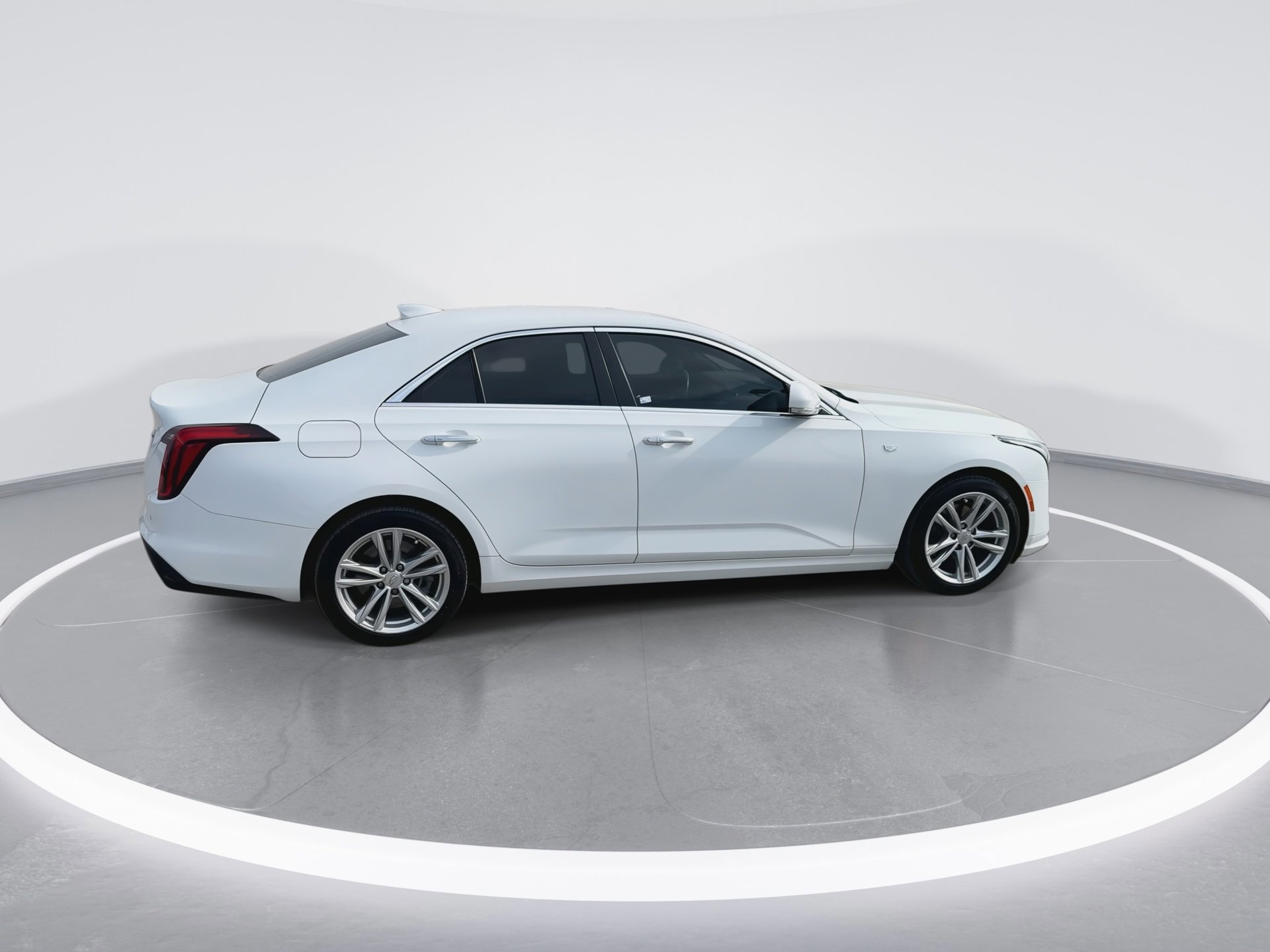 Used 2023 Cadillac CT4 Luxury image 4