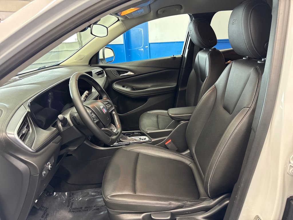 Used 2024 Buick Encore GX Sport Touring AWD/4WD image 9