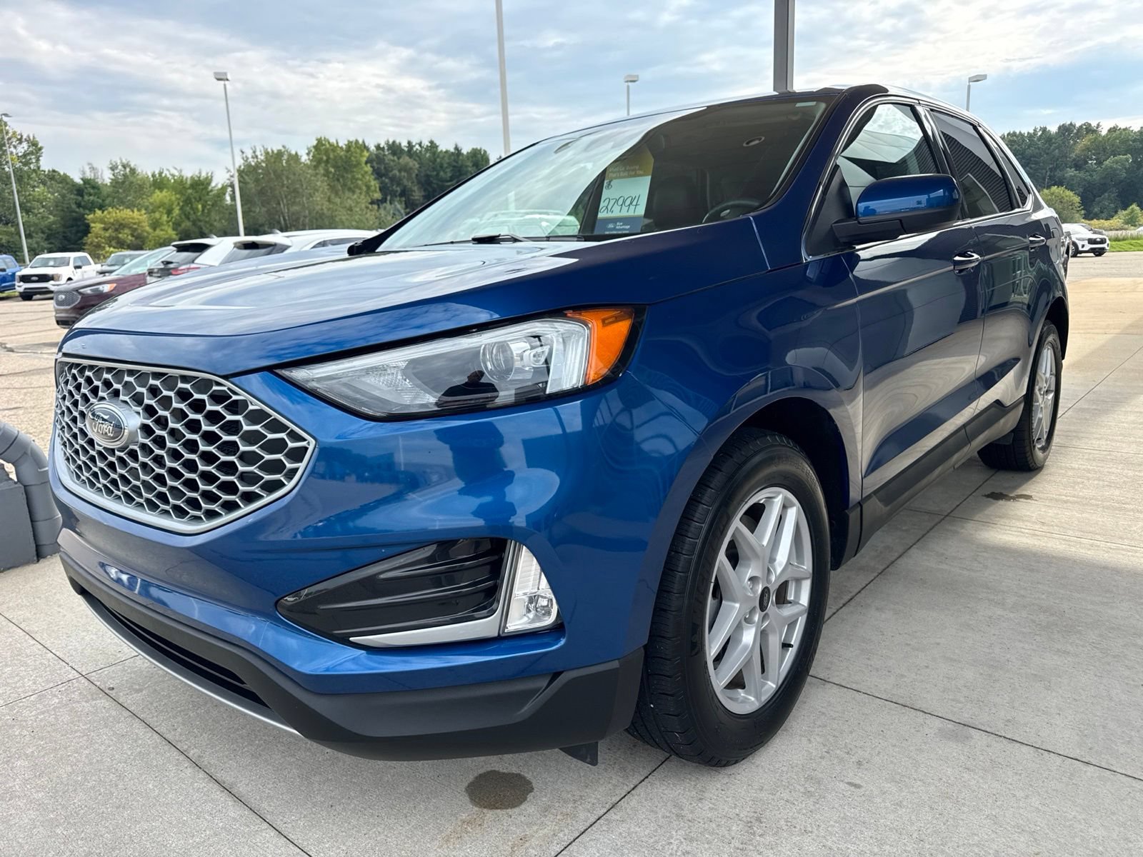 Certified 2024 Ford Edge SEL w/ Convenience Package AWD/4WD image 3