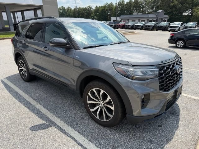 Certified 2025 Ford Explorer ST-Line AWD/4WD image 1