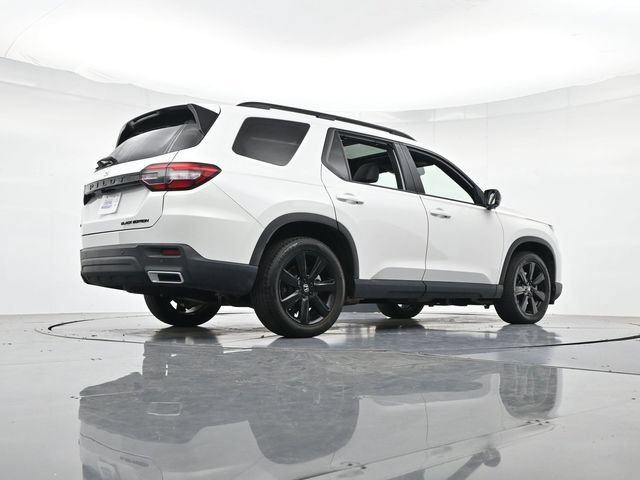 Used 2025 Honda Pilot Black Edition image 35