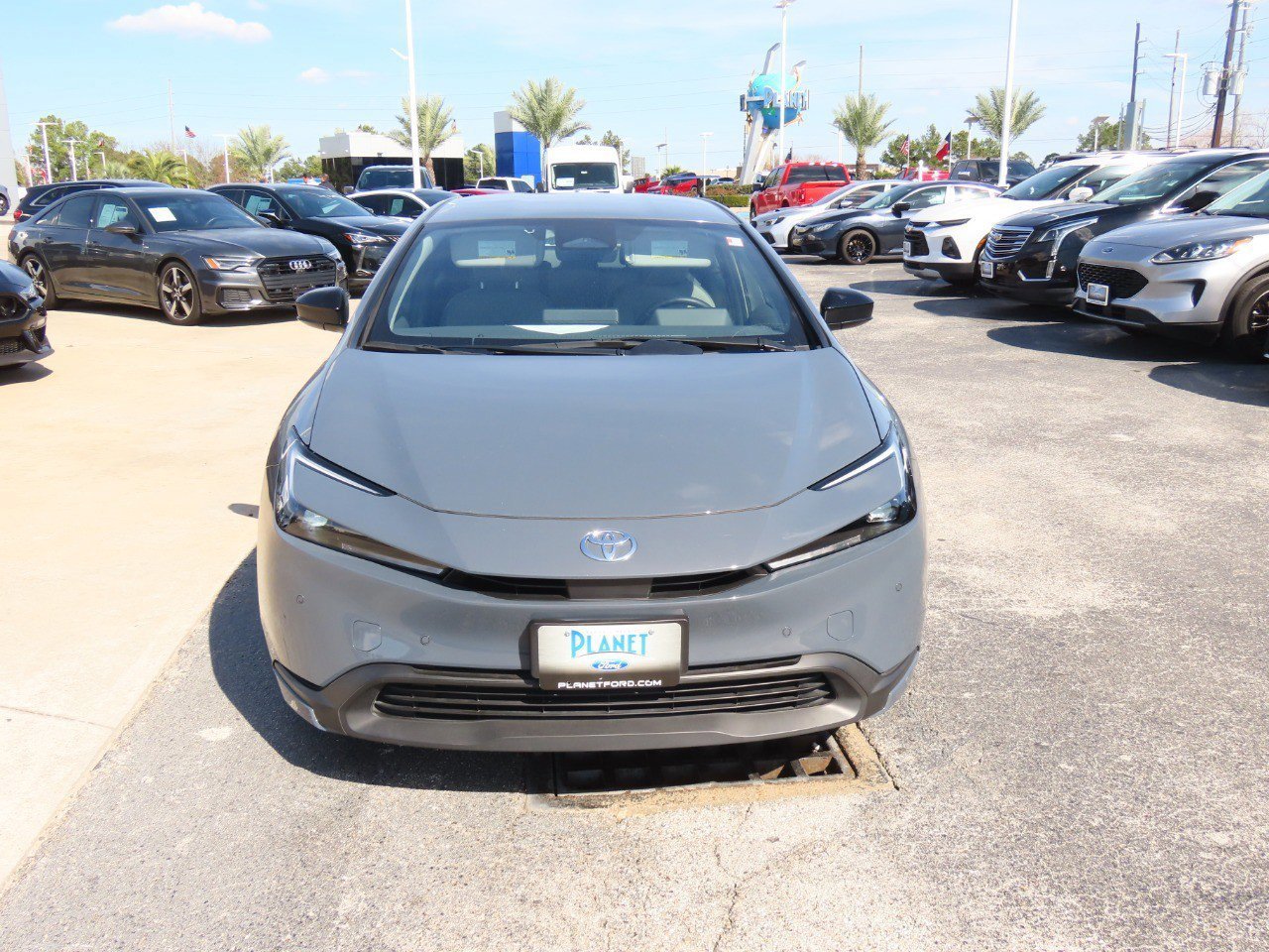 Used 2023 Toyota Prius LE image 8