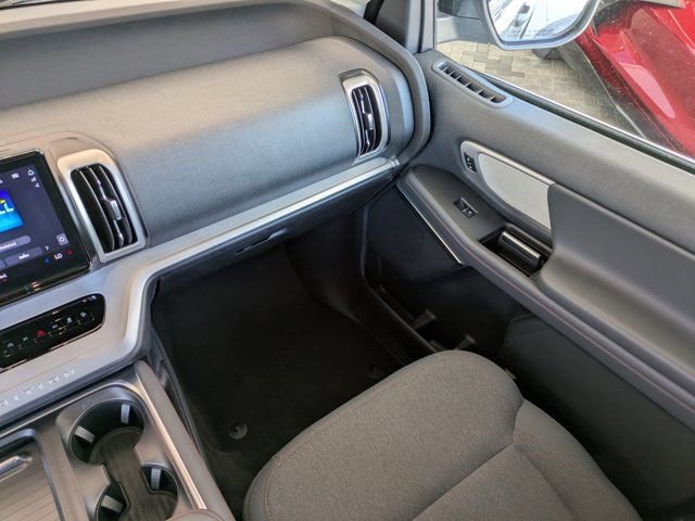 Certified 2025 Ford Expedition Active image 20