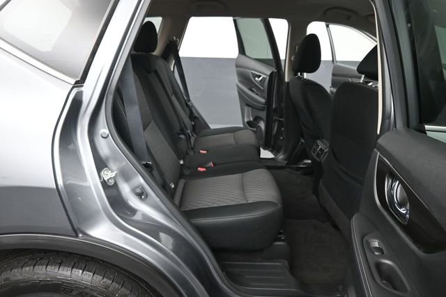Used 2020 Nissan Rogue SV FWD image 22