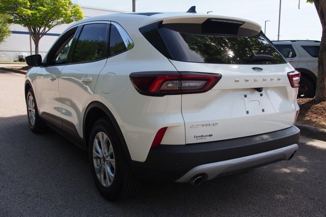Certified 2023 Ford Escape Active w/ Tech Pack #2 FWD image 3