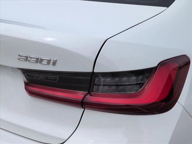 Used 2022 BMW 330i xDrive Sedan w/ Driving Assistance Package image 14