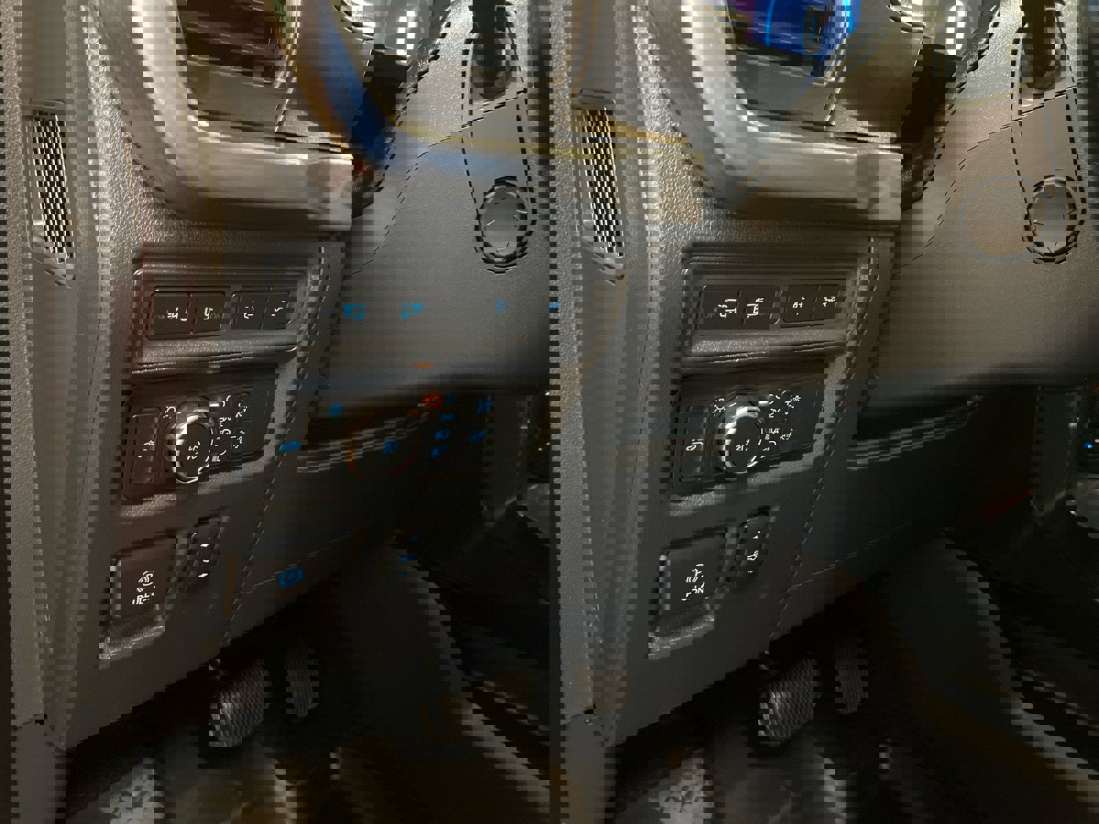 Certified 2022 Ford F150 Lariat w/ Equipment Group 502A High image 18