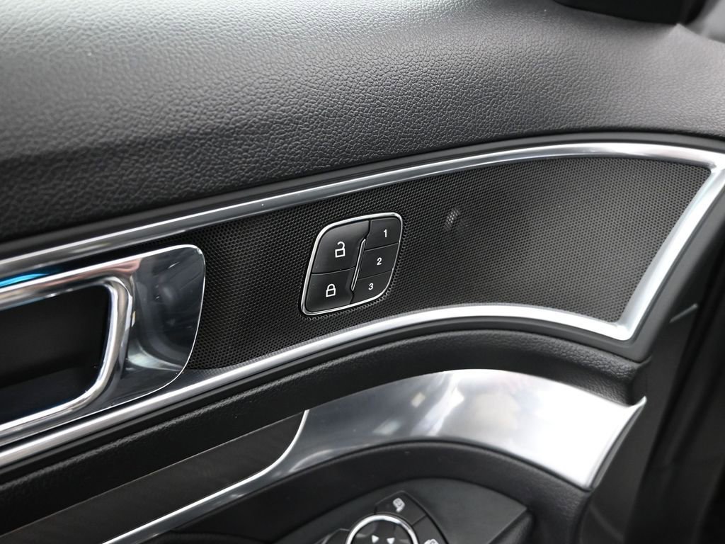 Certified 2018 Ford Explorer Sport w/ Equipment Group 401A image 11