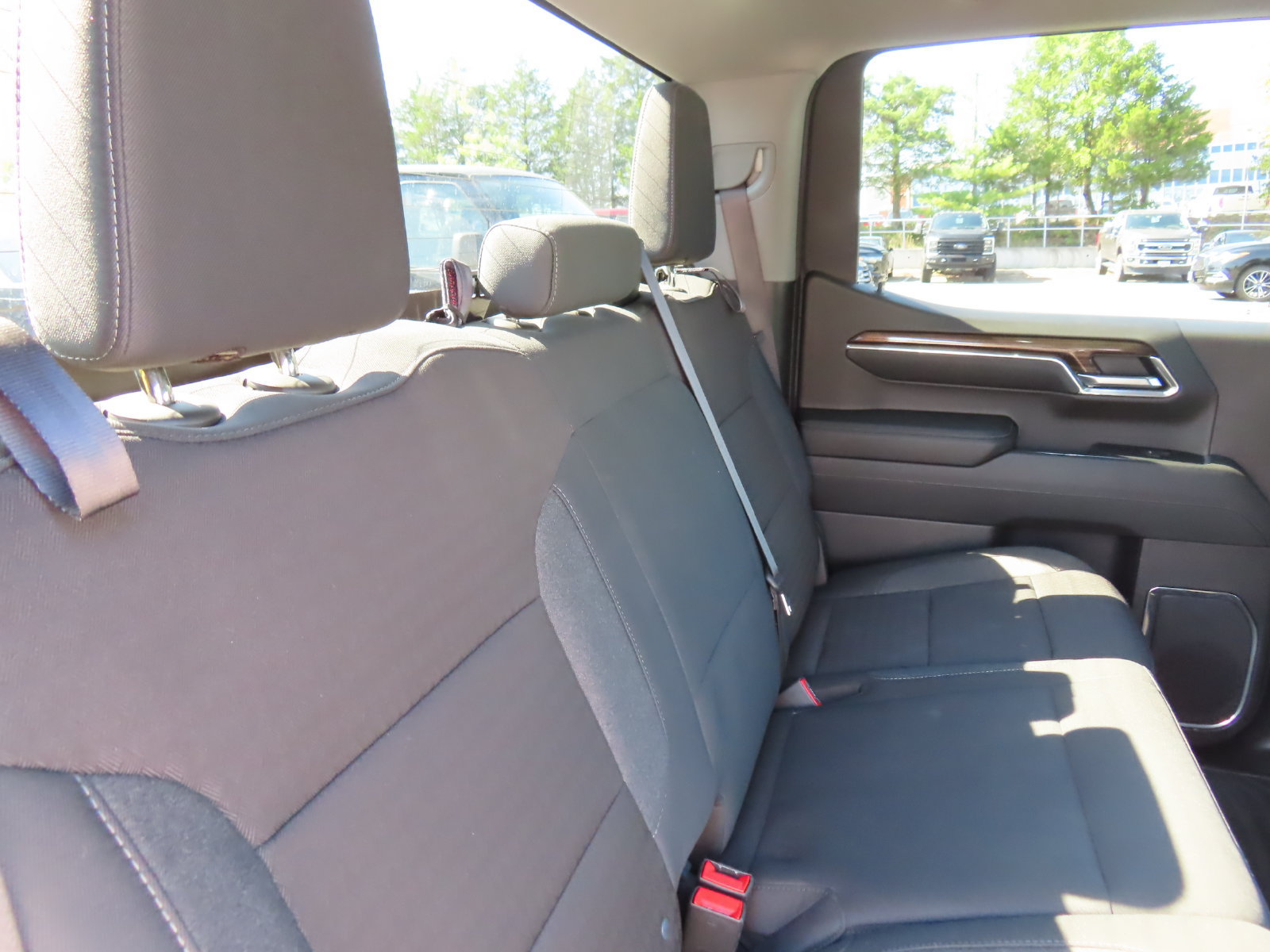Used 2024 Chevrolet Silverado 1500 LT AWD/4WD image 35