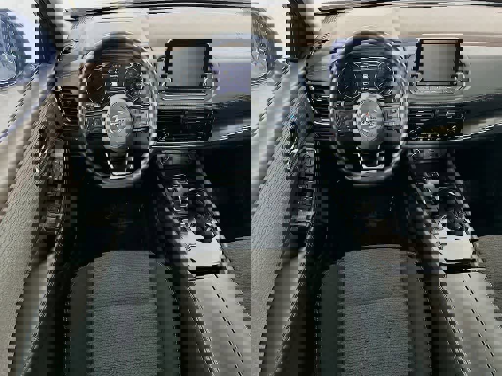 Used 2021 Nissan Rogue SV image 10