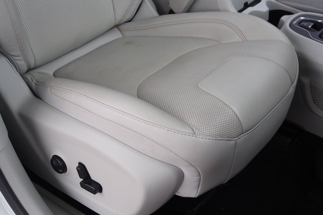 Used 2021 Jeep Cherokee Latitude Lux w/ Comfort/Convenience Group AWD/4WD image 12