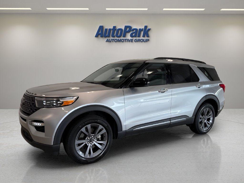 Certified 2024 Ford Explorer XLT w/ Equipment Group 202A AWD/4WD image 3