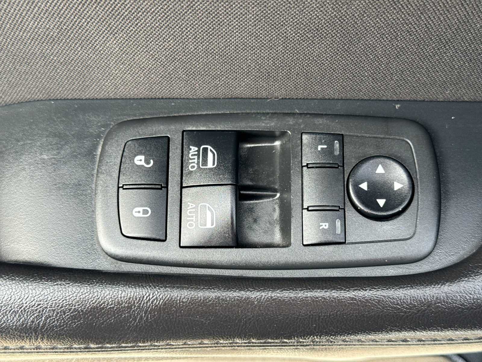 Used 2018 Dodge Challenger R/T RWD image 17