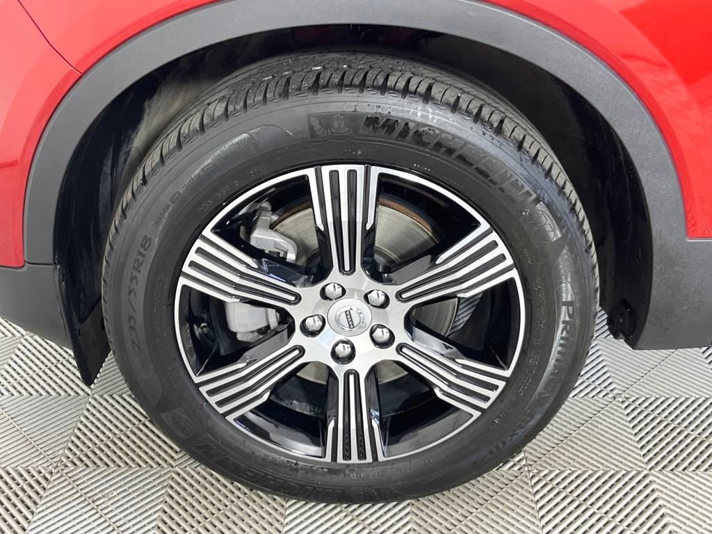 Used 2022 Volvo XC40 T5 Inscription image 8