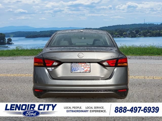 Used 2024 Nissan Altima 2.5 SV FWD image 4