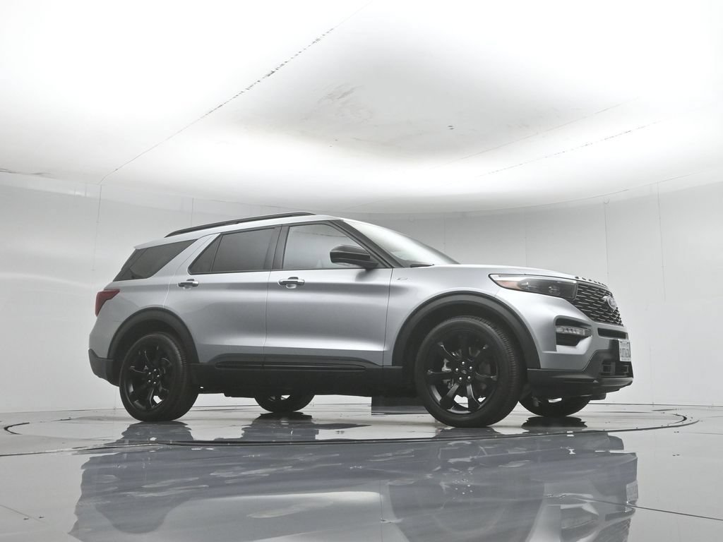Certified 2023 Ford Explorer ST-Line w/ Class IV Trailer Tow Package RWD image 4