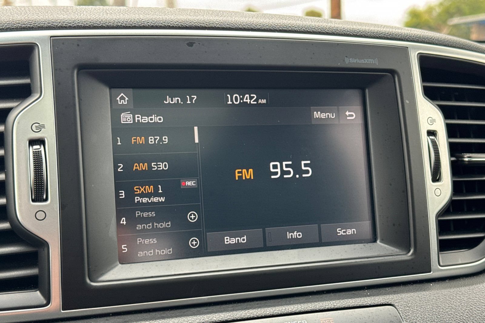 Used 2019 Kia Sportage EX w/ EX Premium Package FWD image 17
