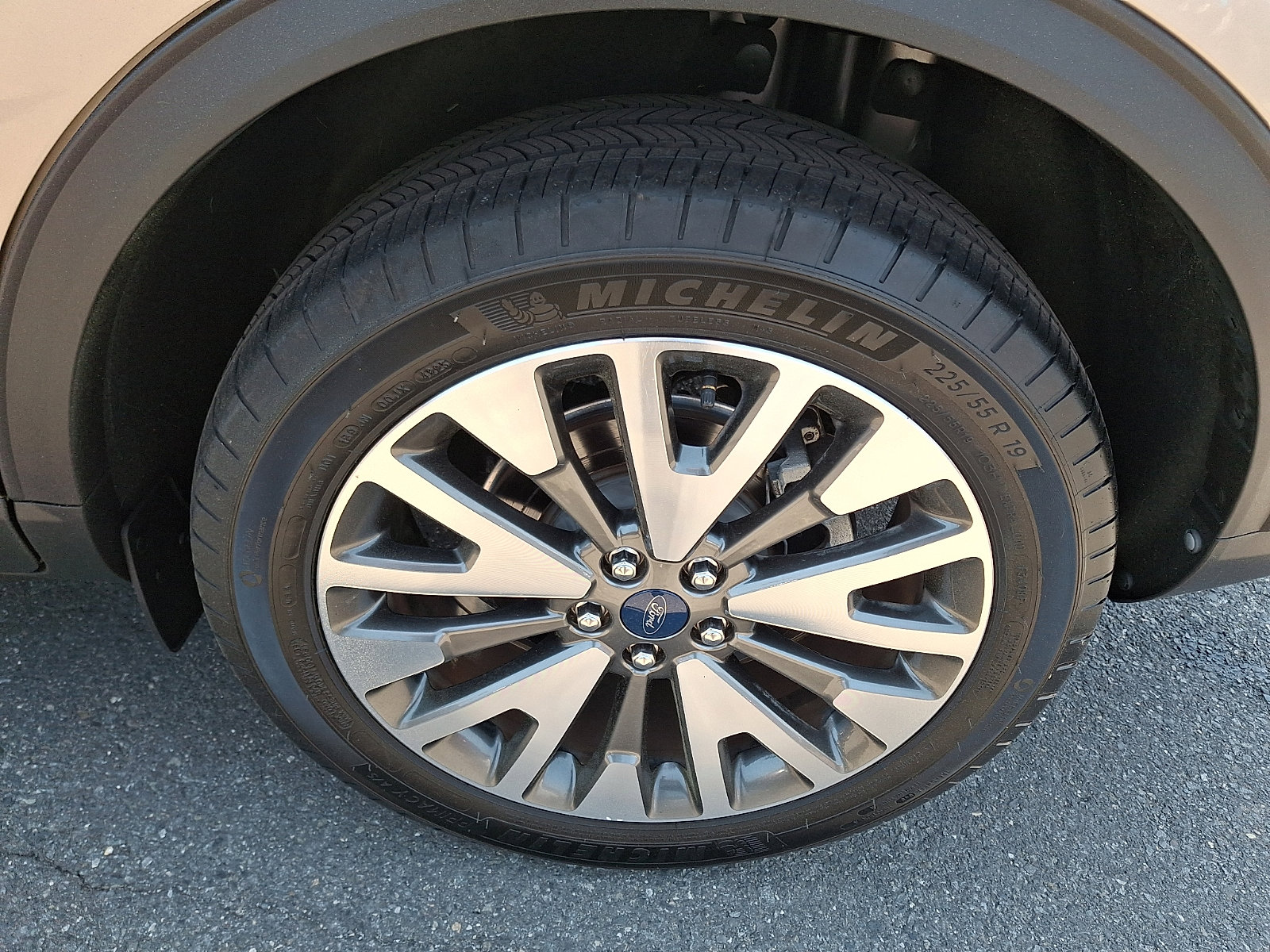 Certified 2020 Ford Escape Titanium AWD/4WD image 28