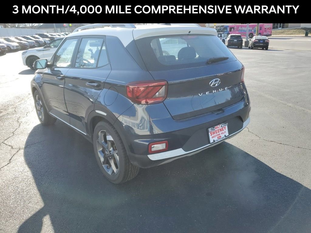 Used 2020 Hyundai Venue Denim image 3