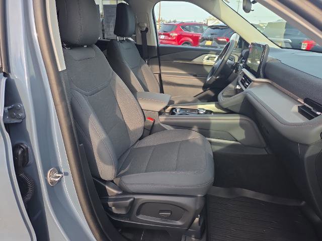 Certified 2025 Ford Explorer Active image 34
