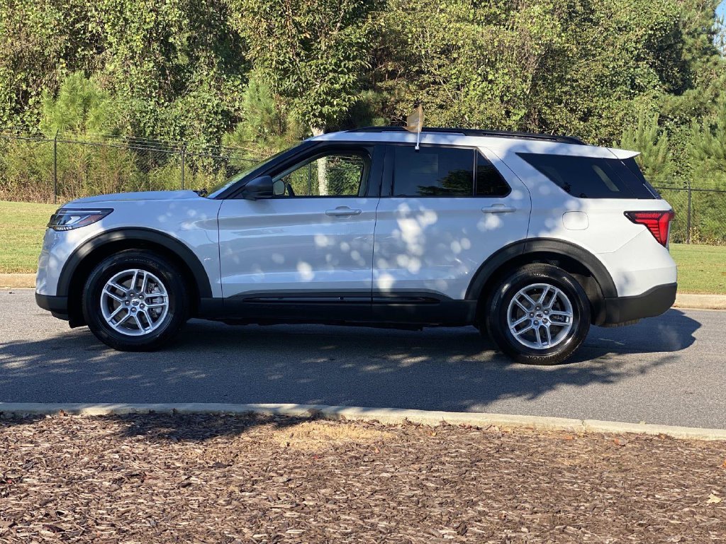 Certified 2026 Ford Explorer Active w/ Active Comfort Package RWD image 10